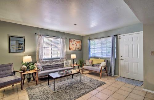 Camelback East Appartement | Phoenix Condo with Furnished Patio 3 Mi to Old Town