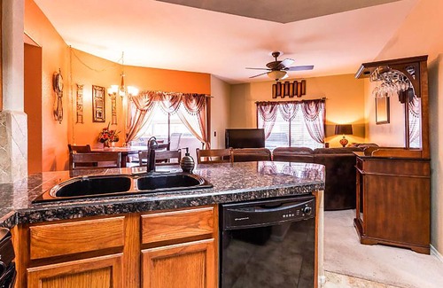 Maryvale Copropriété | Escapade Phoenix Desert Oasis - 2-BR, 2 Bth - Desert Breeze Villas Condo AZ
