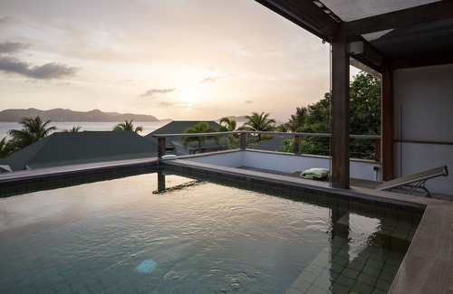 Pointe Milou Villa | Vues majestueuses, emplacement idéal, grande piscine et bassin profond, salons privés