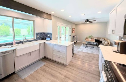 North Mountain Maison | Phoenix Retreat Family Pool, Fire Pit Golf