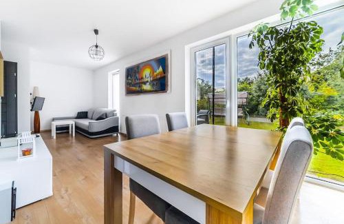 Zabierzow Villa | Piękny dom blisko lasu i Krakow Airport