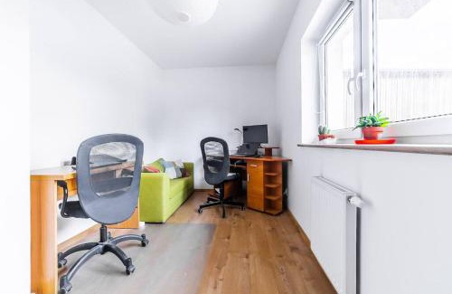 Zabierzow Villa | Piękny dom blisko lasu i Krakow Airport