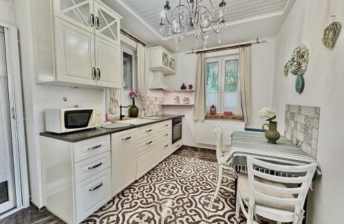 Kaptalantoti Maison | Piac Vendégház
