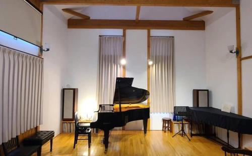Higashimachi Chalet De Ski | Piano&Stay 小西健二音楽堂～奏でる・泊まる～