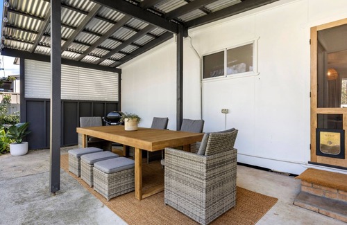 Callala Beach Cottage | Piccolo Cottage - Firepit - 4 Mins Walk to Beach