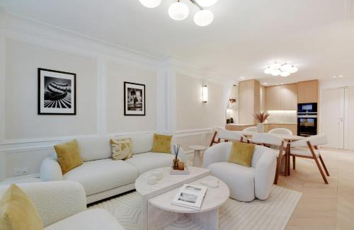 Quartier du Faubourg-Montmartre Appartement | Pick A Flat's apartment in Opéra- Rue Lafitte