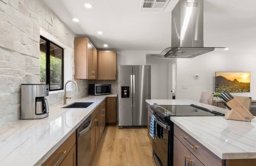 Paradise Valley Village Maison | Pickleball | Basketball | Game Room | Golf Course