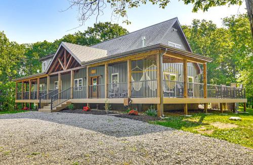 Potts Grove Maison | Pickleball Court and Fire Pit Milton Cabin!