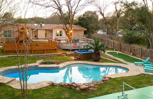 Oakwell Farms Maison | Pickleball & Heated Pool & Game Room & Mini Golf