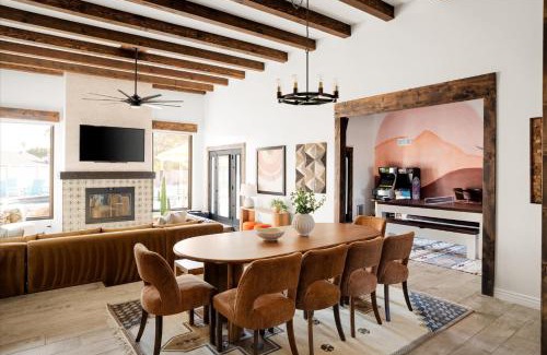 Glendale Maison | Pickleball & Mini Golf Karaoke Game Room