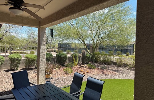 Maricopa County Maison | Pickleball Paradise in CantaMia steps away from the Clubhouse Pool!