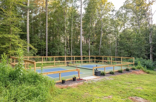 Nellysford Maison | Sleeps 14 | 151 Brew Trail | Game RM | Firepit