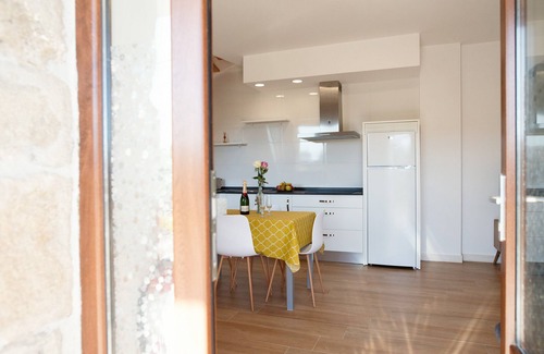 Ampuero Appartement | Pico El Hayal - Apar situé dans un cadre rural avec 2 chambres, cuisine, salon et salle de bain