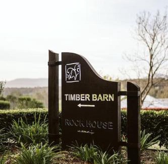 Mundamia Maison | Picturesque Barn located on the Shoalhaven River
