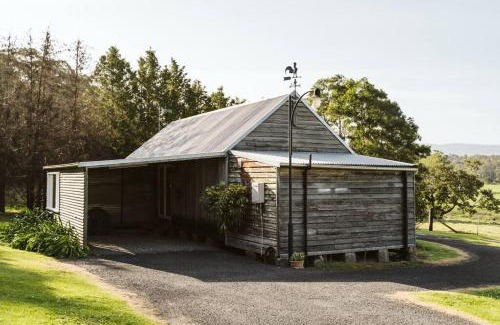 Mundamia Maison | Picturesque Barn located on the Shoalhaven River