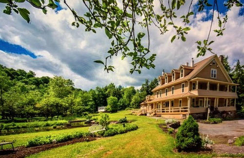 Dushore Maison | Picturesque family lodge on 28 acres in Sullivan 'county