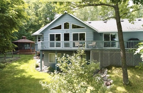Aitkin Maison | Picturesque Getaway on Private Lakefront Property