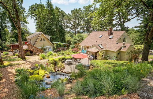 Far West Maison | Picturesque ‘Hoffman Woods Estate’ on Vineyard!