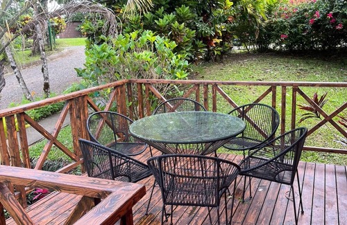 Liberia Maison | Picturesque Lakeshore House