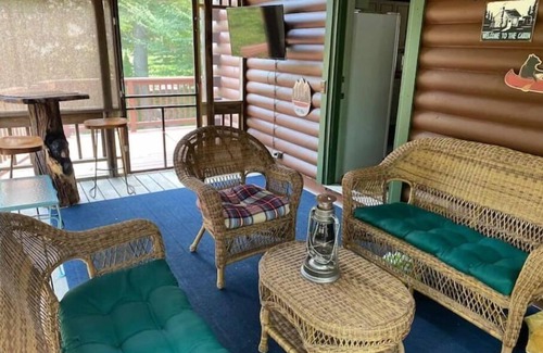 Alton Bay Maison | Picturesque Log Cabin in Alton, NH