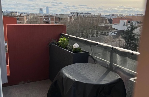 Saint-Denis Appartement | Studio avec vue et balcon à Saint Denisnotre pied à terre personnel