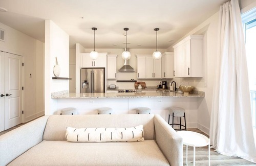 Batesville Appartement | Piedmont Place 301| Lux Vineyard & Brewery Getaway in the Heart of Crozet | Pet Friendly