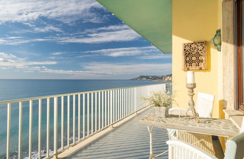 Riva Ligure Appartement | Pieds dans l'eau by Interhome