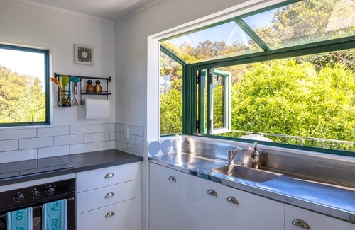 Waiheke Island Maison | PIEMELON BAY VIEWS - Coast & Country