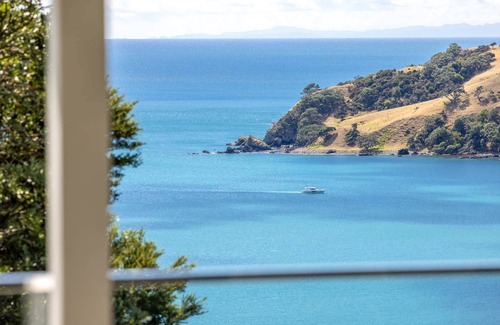 Waiheke Island Maison | PIEMELON BAY VIEWS - Coast & Country