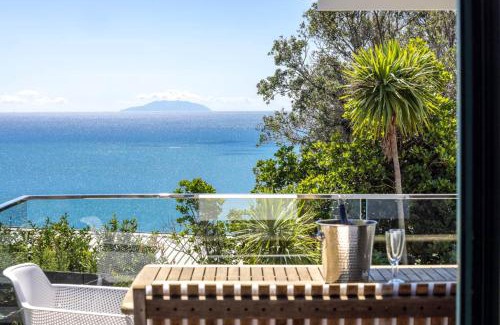 Waiheke Island Maison | Piemelon Bay Views - Coast & Country