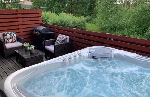 Mynamaki Appartement | Pieni lomahuoneisto ja ulkoporeallas