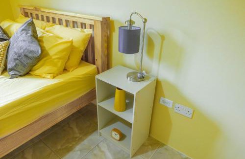 Kingstown Maison | Pierocks Highgate Entire house Free Parking and WI-FI