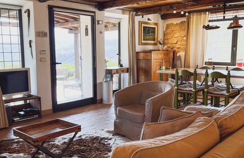 Torre de' Passeri Appartement | Pietra Pizzuta Country House "Morrone" in the heart of Abruzzo. 1 pool