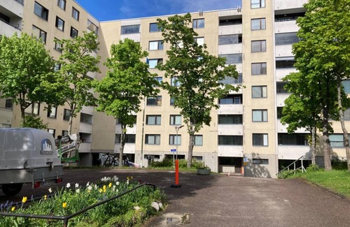 Koillinen District Copropriété | #PIHLAJISTO · Spacious 4-bedroom condo with patio, free parking