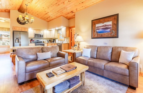 Woodland Park Cabine | Pikes Peak Ranch - Angler's Cove Cabin