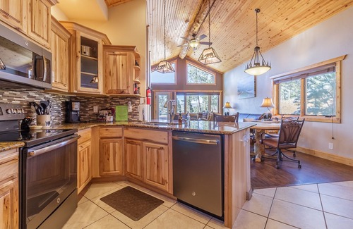 Woodland Park Cabine | Pikes Peak Ranch - Bear Den Cabin