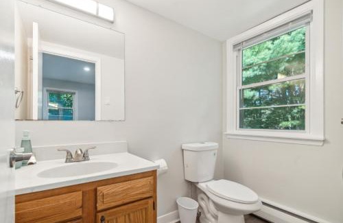Newark Appartement | Pine Brook 808 I Your Newark Retreat I Pool & Gym