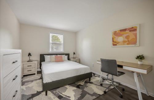 Newark Appartement | Pine Brook 818 I Pool Gym I Free Parking !