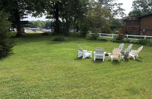 Plainwell Maison | Pine Lake Three Bedroom