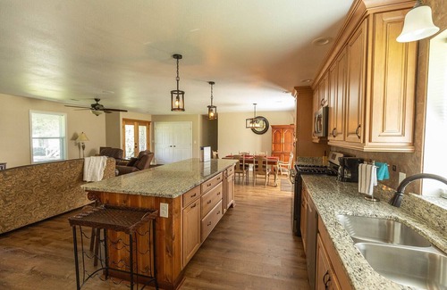 Gulf Hills Maison | Pine Ridge - close to beach, casinos & downtown Ocean Springs!!