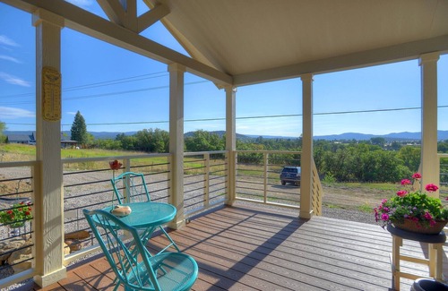 Bayfield Cabine | Pine River Model Cabin | Riverfront Views/Access - Privacy, A/C, Near Town