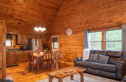 Elliottsburg Cabine | Pine View Cottage | 3 Bed, 1 Bath