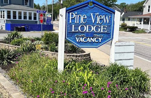 Old Orchard Beach Appartement | Pine View Lodge Old Orchard Beach - Attic Double/Full bed Unit