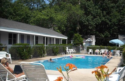 Old Orchard Beach Appartement | Pine View Lodge Old Orchard Beach - Attic Double/Full bed Unit