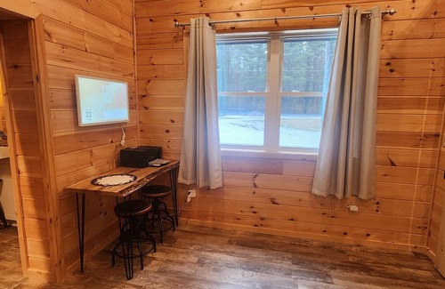 Brantingham Cabine | Pine View Retreat | Walk to Lake | Game Room