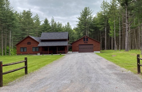 Brantingham Cabine | Pine View Retreat | Walk to Lake | Game Room