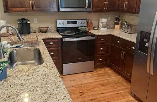 Wedowee Maison | Pine Wood Lodge 5bedroom/3bath Sleeps 16+