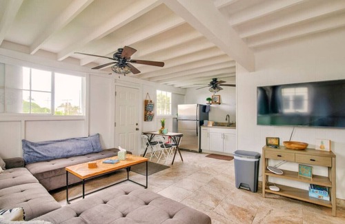 Hilo Maison | Pineapple Loft - Downtown Hilo wAC