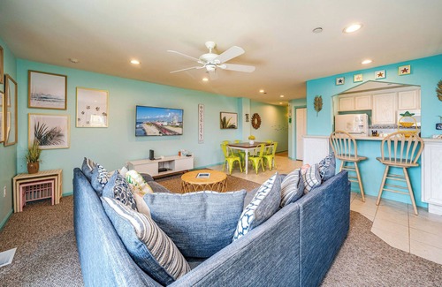 North End Copropriété | Pineapple Pad:ACROSS from beach + boardwalk + parking w/ Full Linen Service!