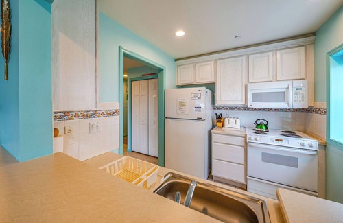 North End Copropriété | Pineapple Pad:ACROSS from beach + boardwalk + parking w/ Full Linen Service!